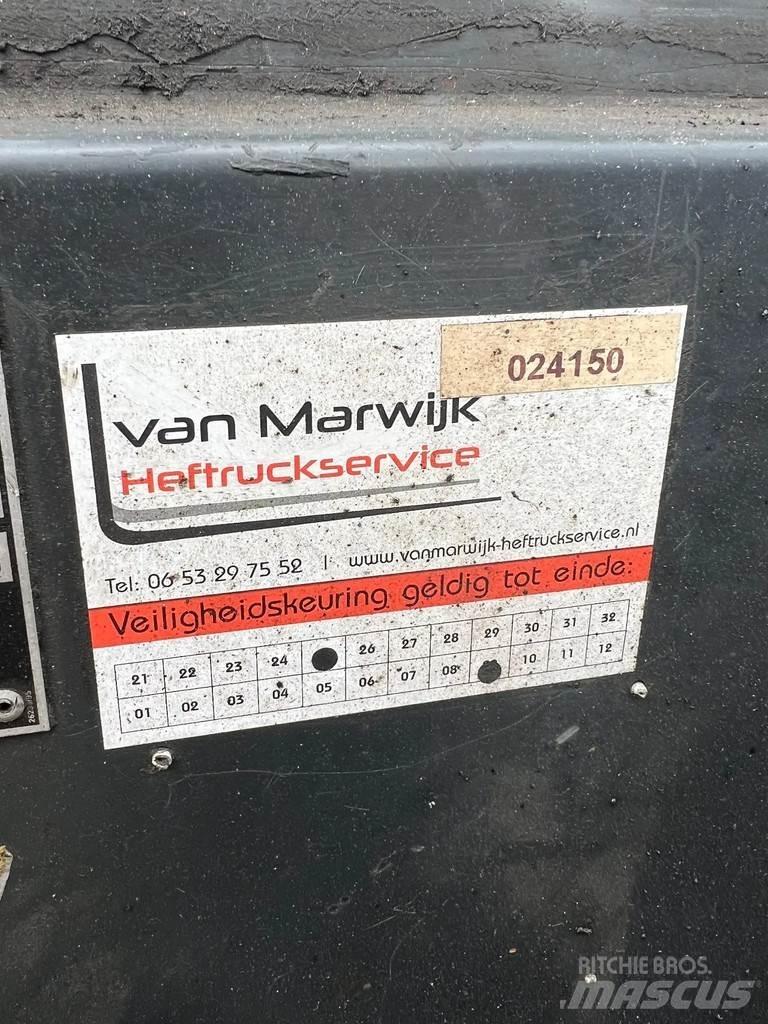 Linde E30-01 Elmotviktstruckar