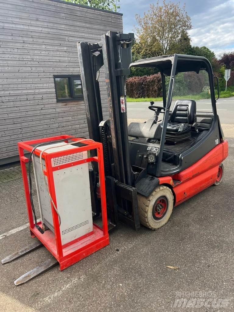 Linde E30-01 Elmotviktstruckar