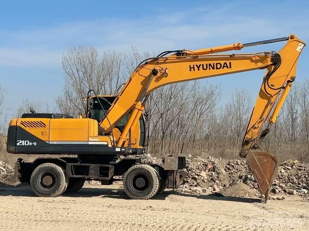 Hyundai R210W-9 Hjulgrävare