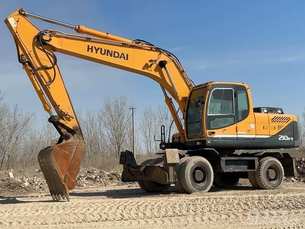 Hyundai R210W-9 Hjulgrävare