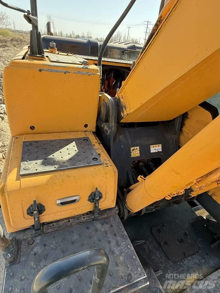 Hyundai R210W-9 Hjulgrävare