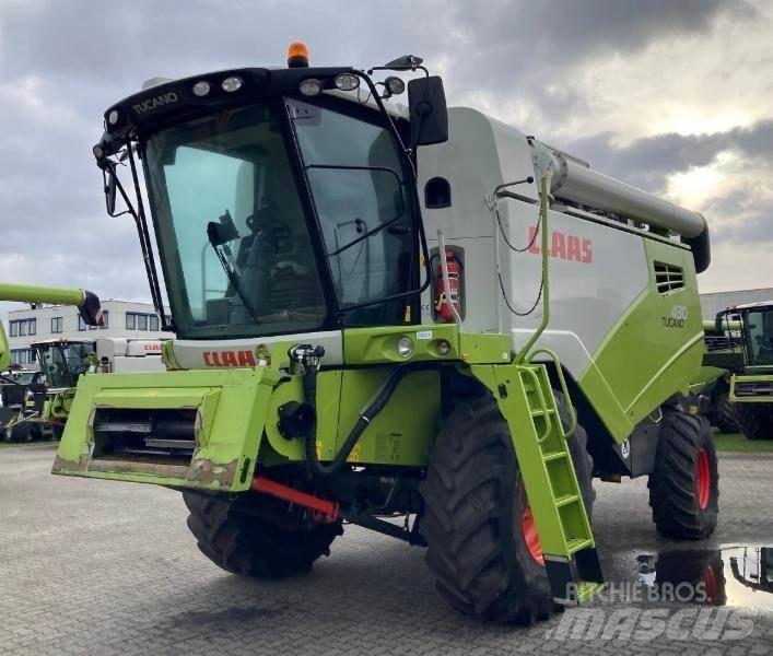 CLAAS TUCANO 430 Skördetröskor