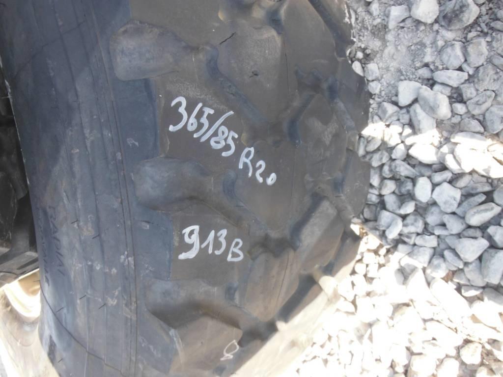 Michelin 365/85R20 Däck, hjul och fälgar