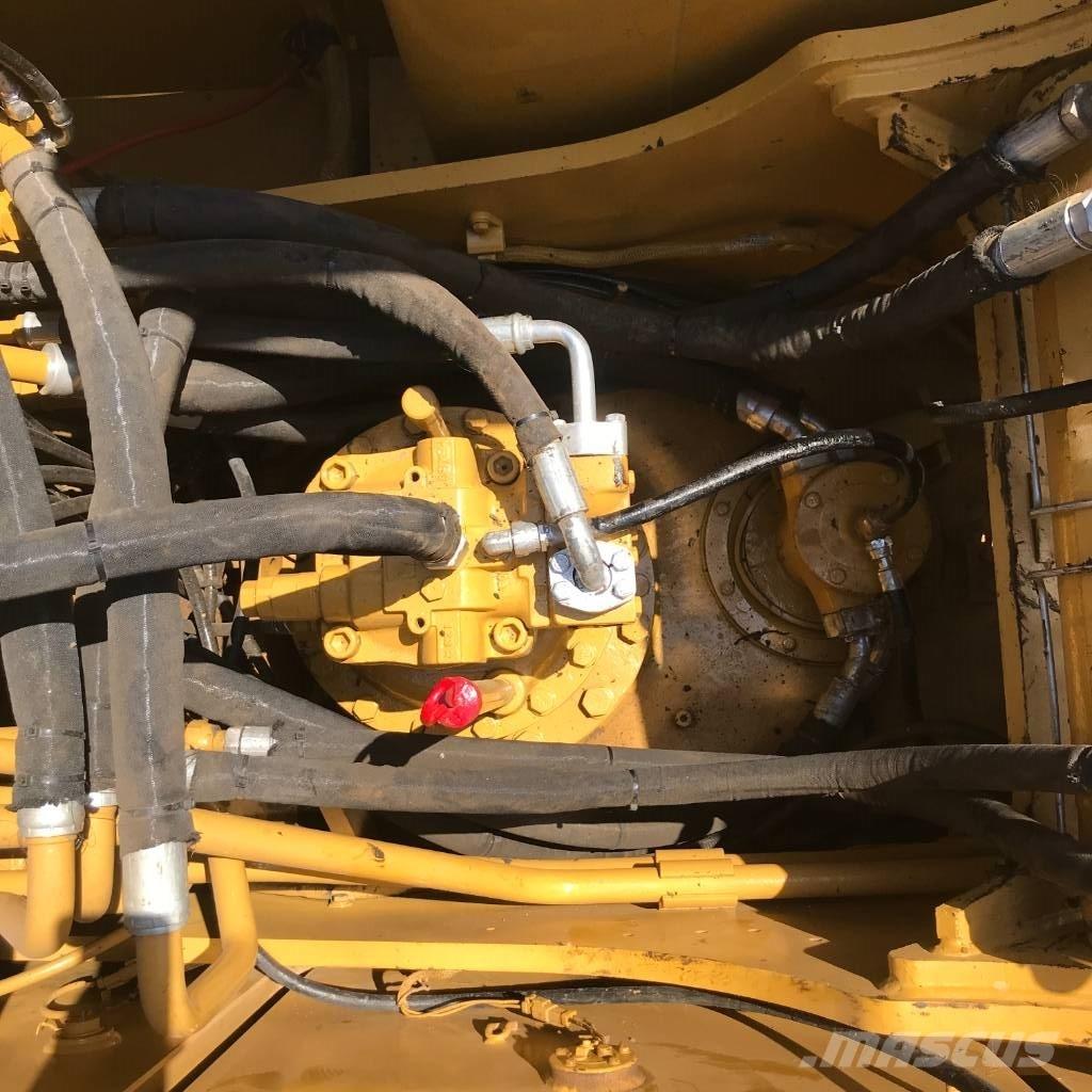 CAT 320 D Amfibiska grävmaskiner