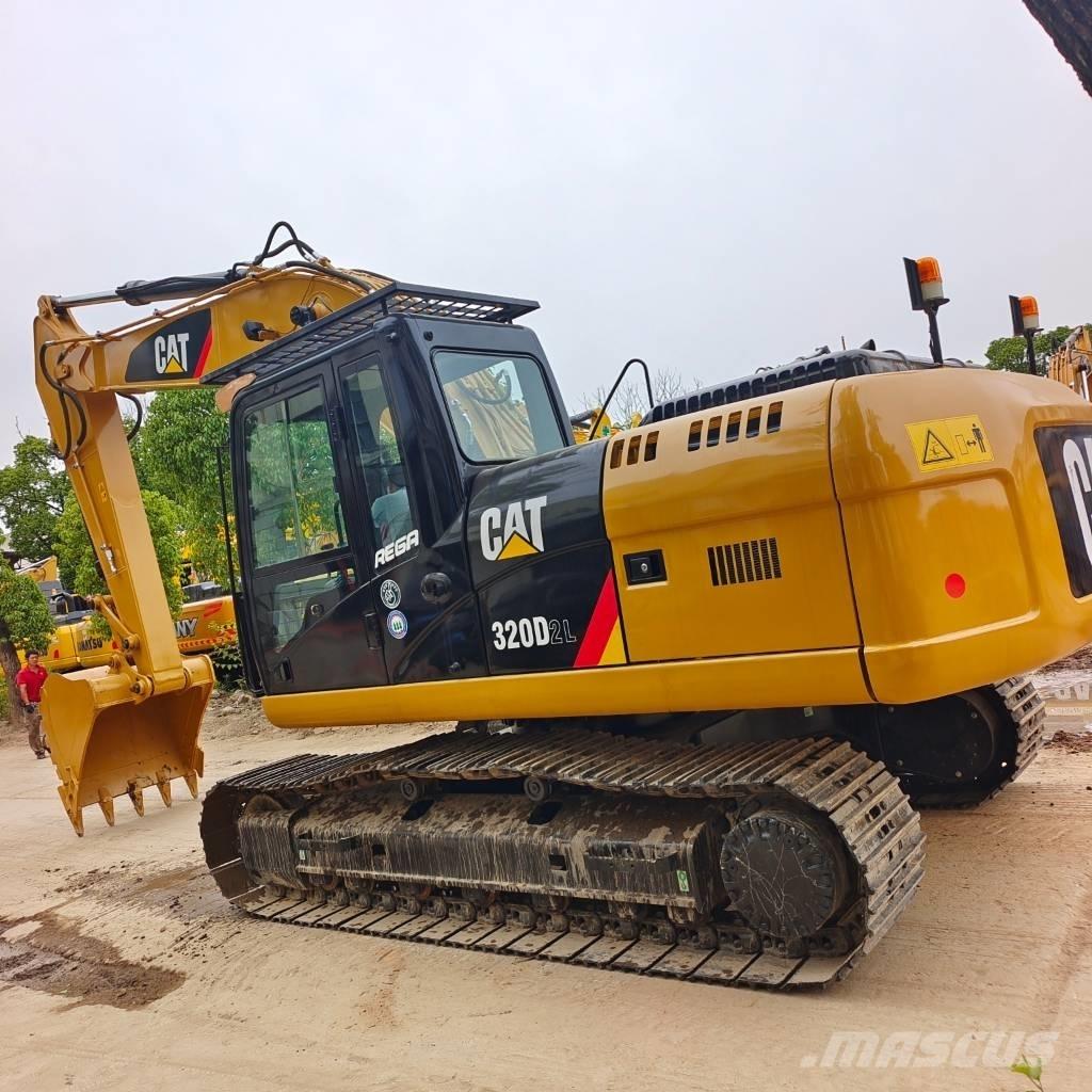 CAT 320 D2L Bandgrävare