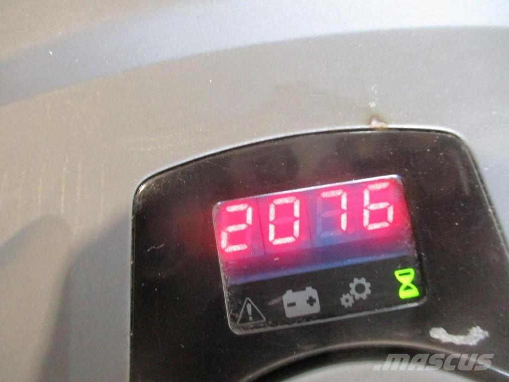 Toyota LPE200 Låglyftare med plattform