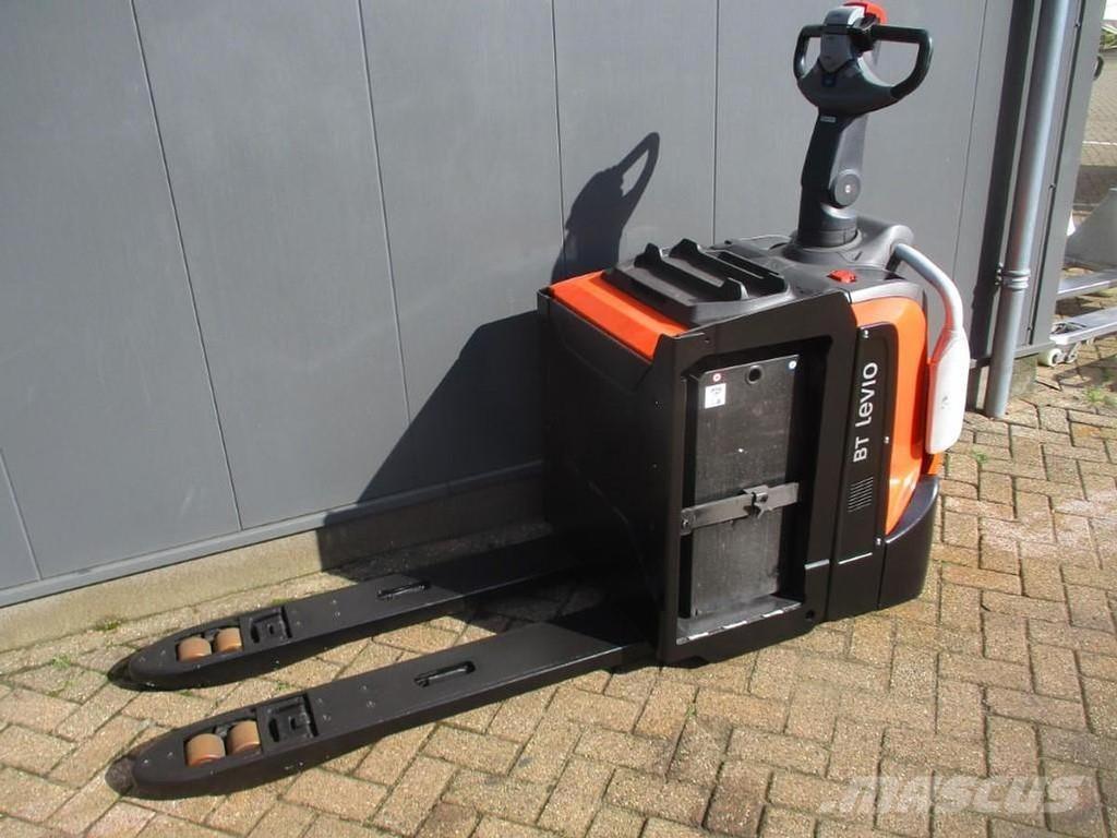 Toyota LPE200 Låglyftare med plattform