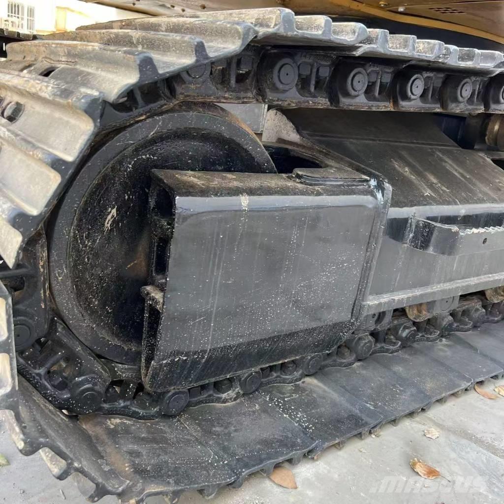 CAT 320d2 Midigrävmaskiner 7t - 12t