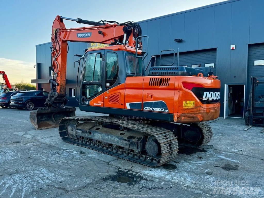 Doosan DX 180 LC Bandgrävare