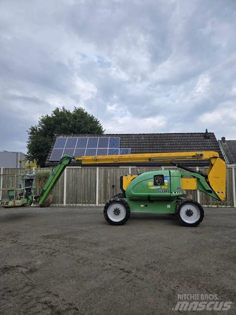 JLG 600 AJ Bomliftar