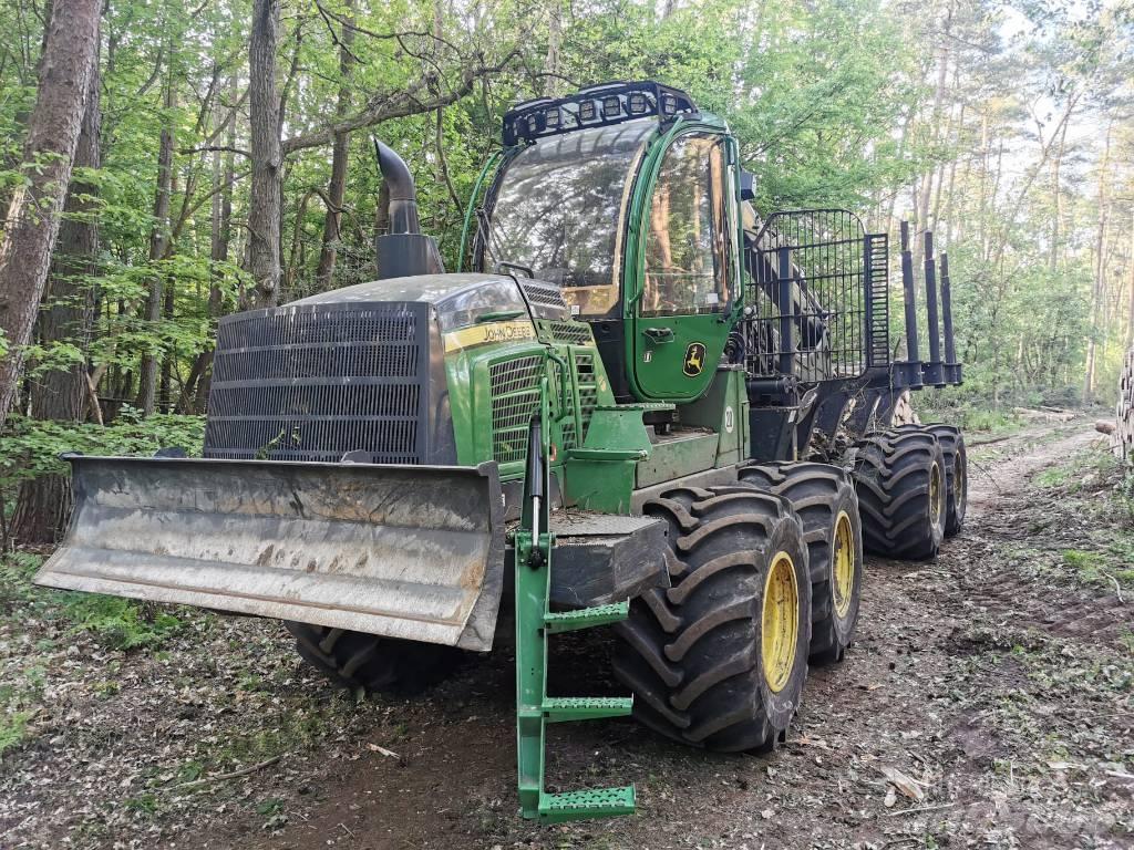 John Deere 1110G Skotare