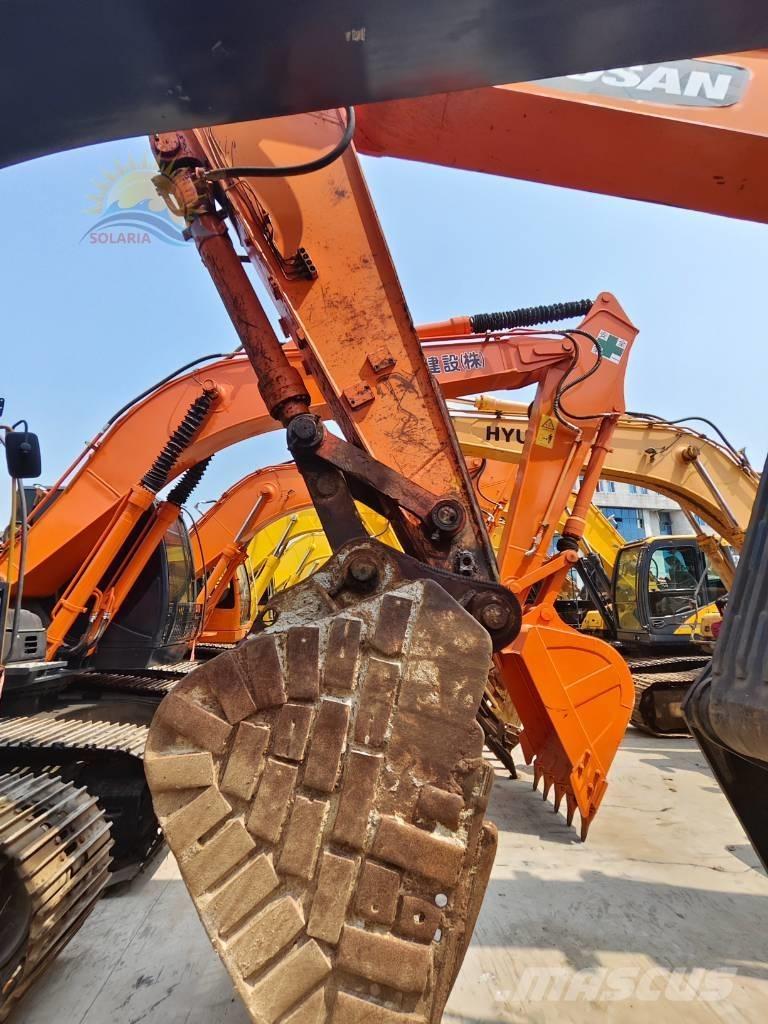 Doosan DX300LC Bandgrävare