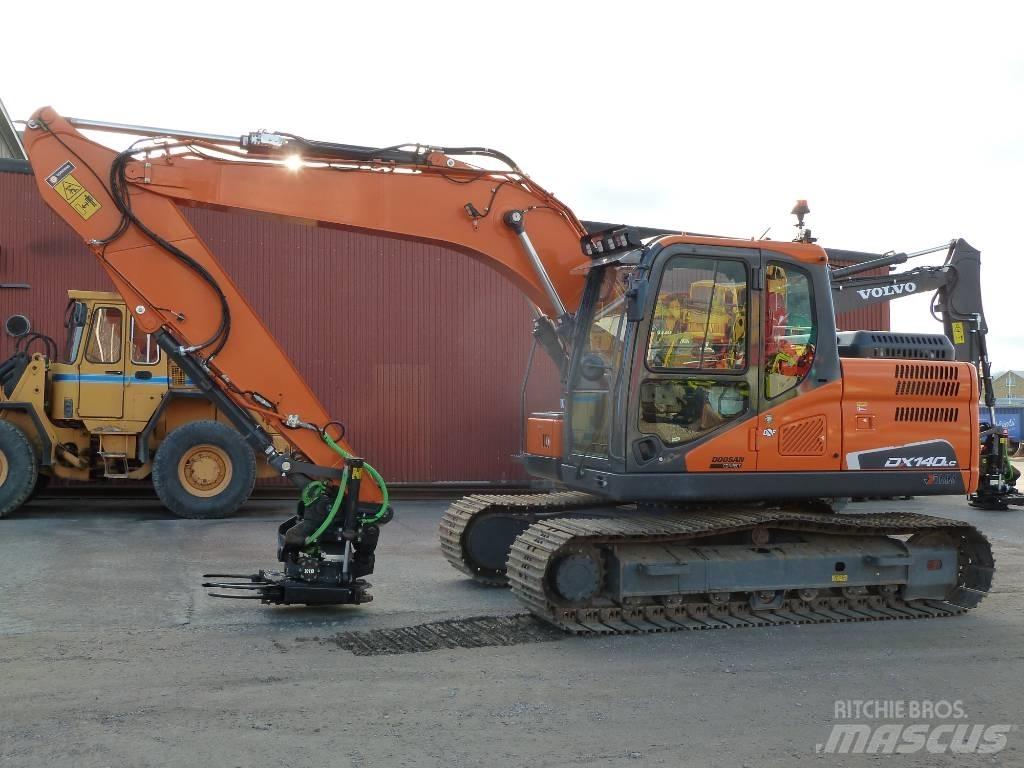Doosan DX140LC-5 Bandgrävare