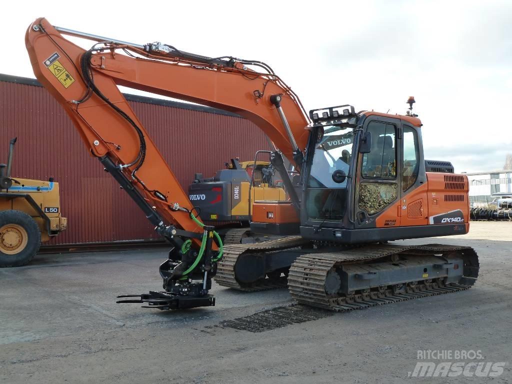 Doosan DX140LC-5 Bandgrävare