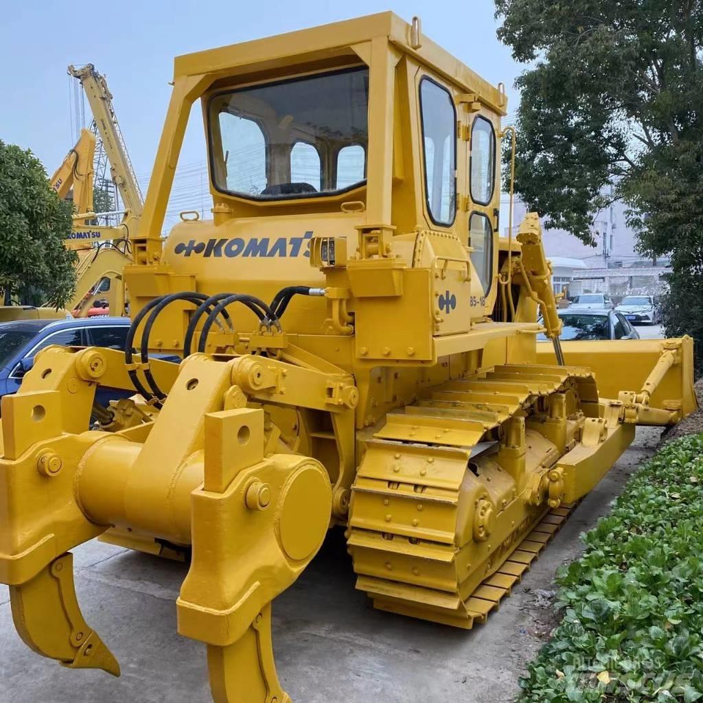 Komatsu D 85 Bandschaktare