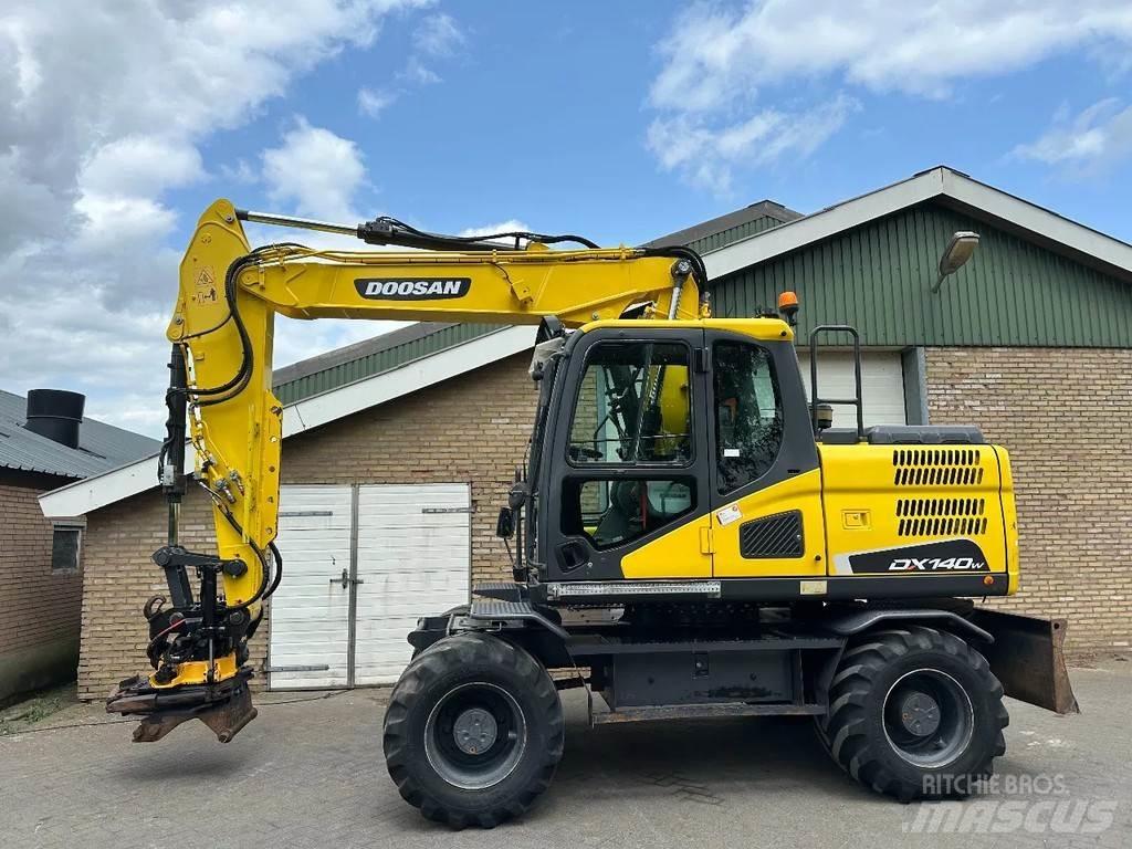 Doosan DX140W-5 Hjulgrävare