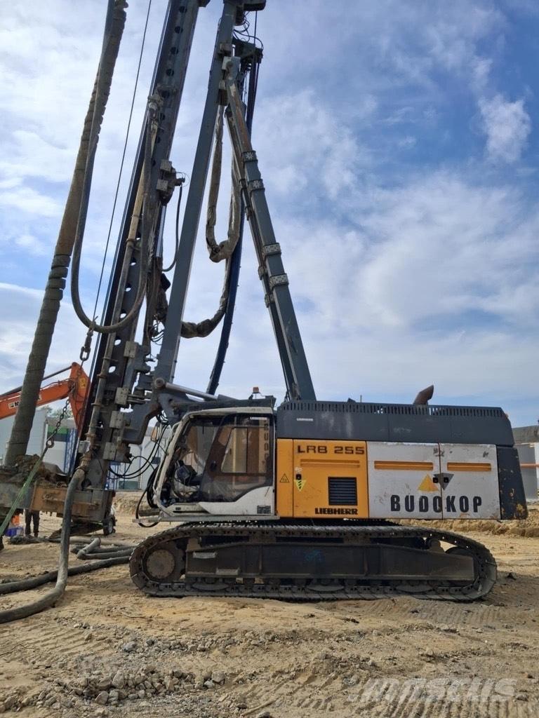 Liebherr LRB255 Pålningsriggar