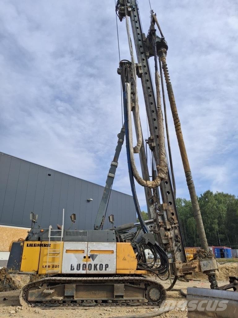 Liebherr LRB255 Pålningsriggar