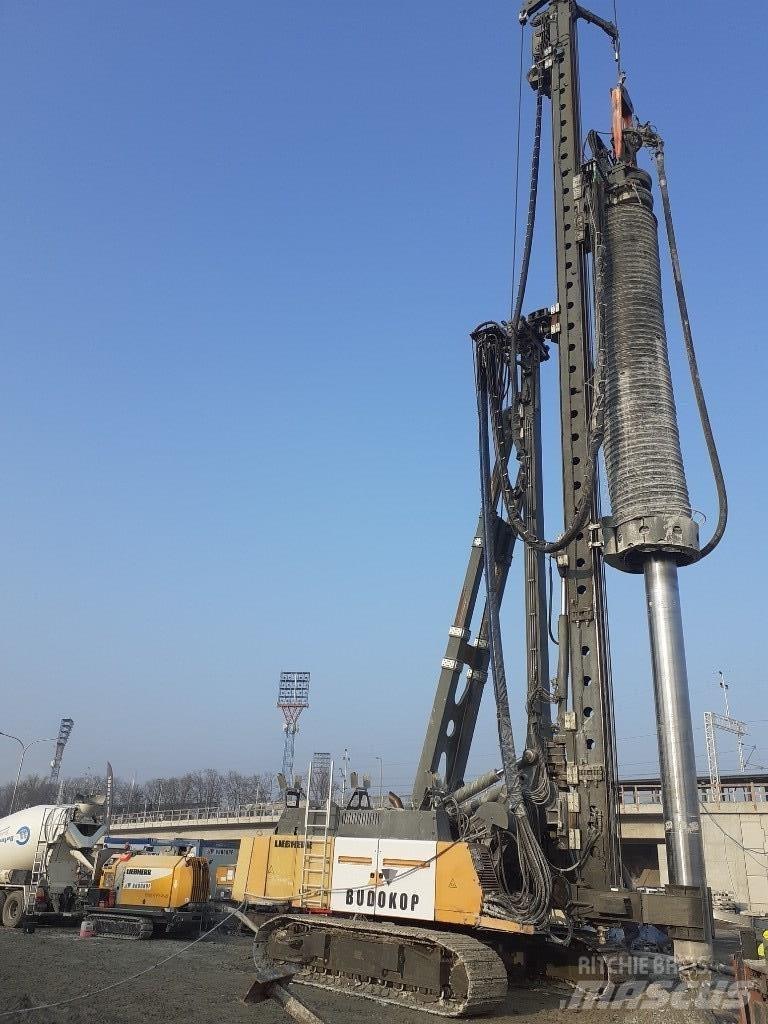 Liebherr LRB255 Pålningsriggar