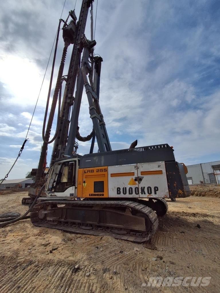 Liebherr LRB255 Pålningsriggar