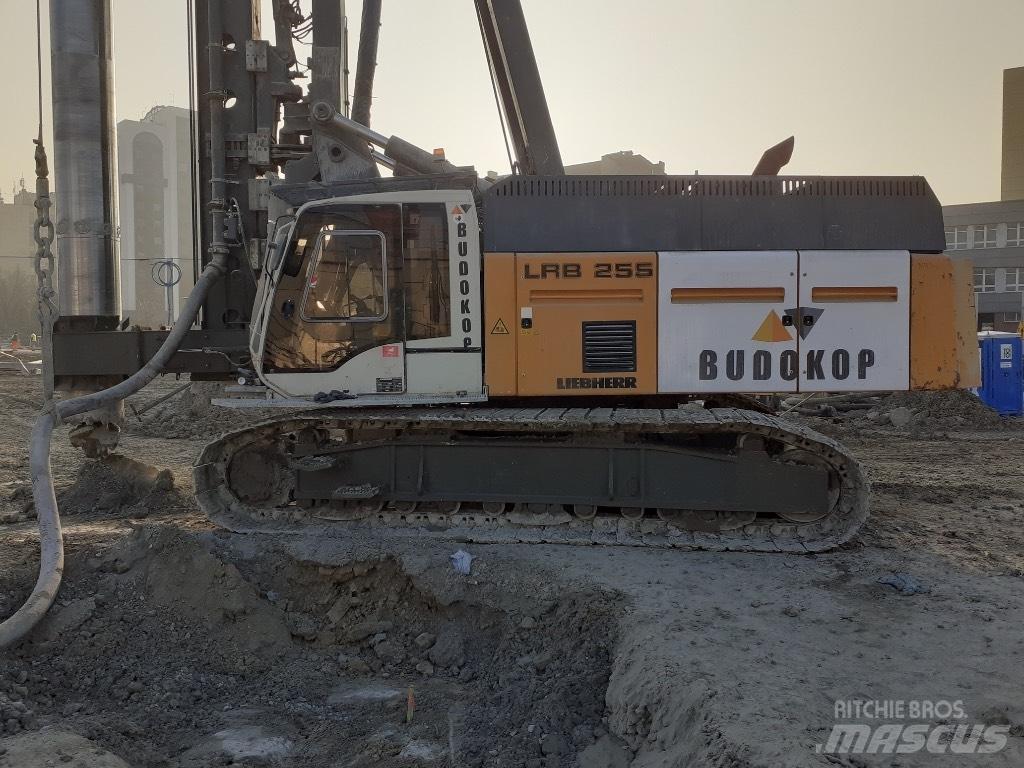 Liebherr LRB255 Pålningsriggar