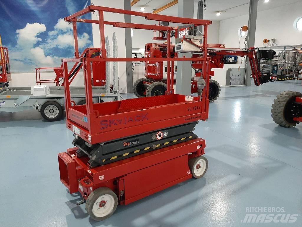 SkyJack SJIII 3215 Saxliftar