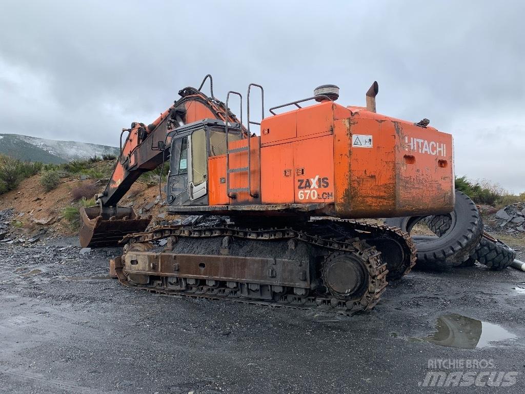Hitachi 670 LCH-3 Bandgrävare