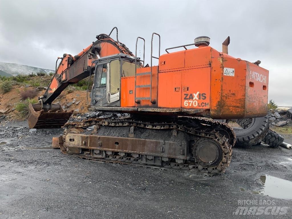 Hitachi 670 LCH-3 Bandgrävare