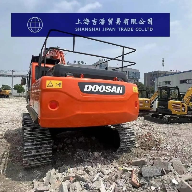 Doosan DX 300 Bandgrävare