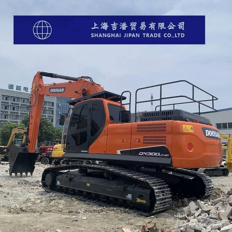 Doosan DX 300 Bandgrävare