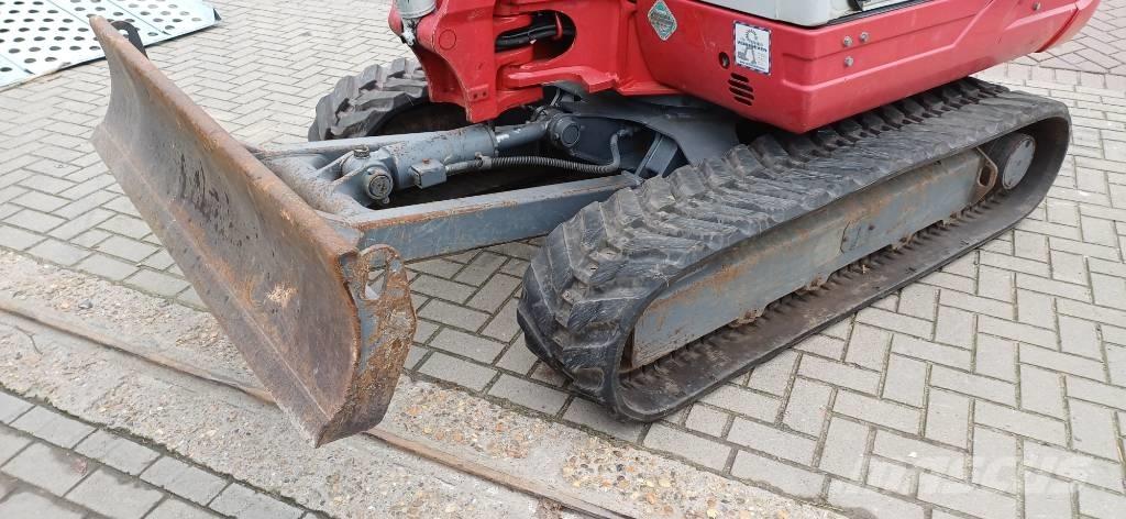 Takeuchi TB 235 CR Minigrävare < 7t