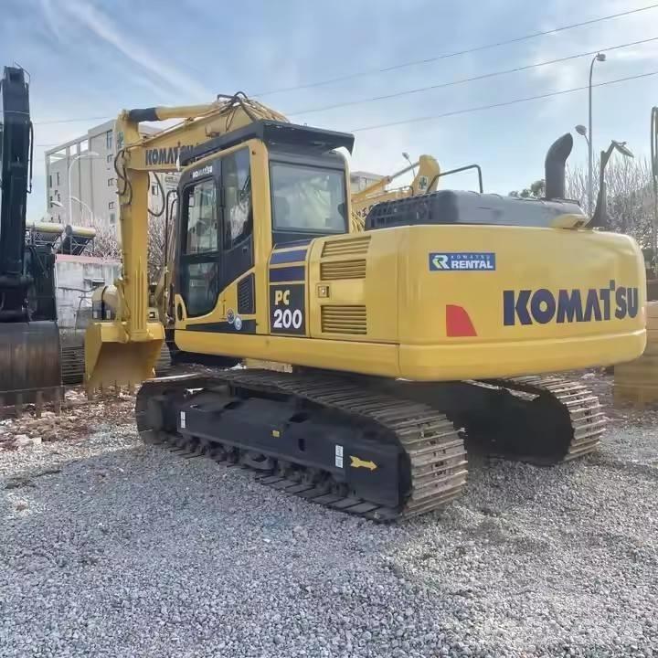 Komatsu PC200-8 Bandgrävare