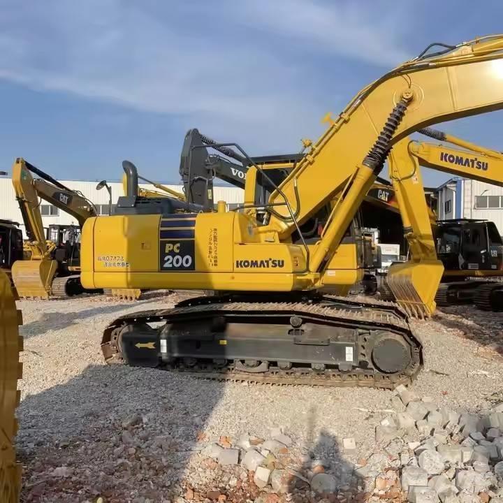 Komatsu PC200-8 Bandgrävare