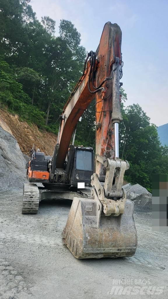 Doosan DX 300 LC-5 Bandgrävare