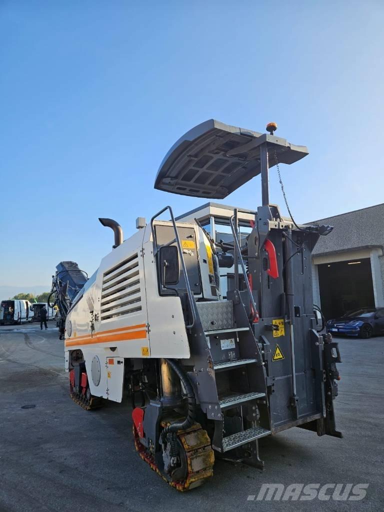 Wirtgen W 100 F Asfaltskallfräsmaskiner