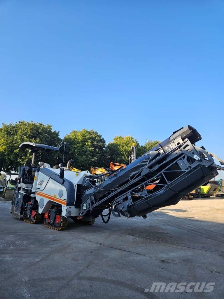 Wirtgen W 100 F Asfaltskallfräsmaskiner