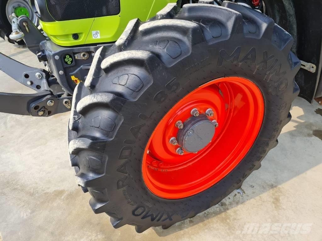 CLAAS Arion 440 CIS Traktorer