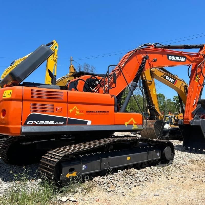 Doosan DX225-9C Bandgrävare