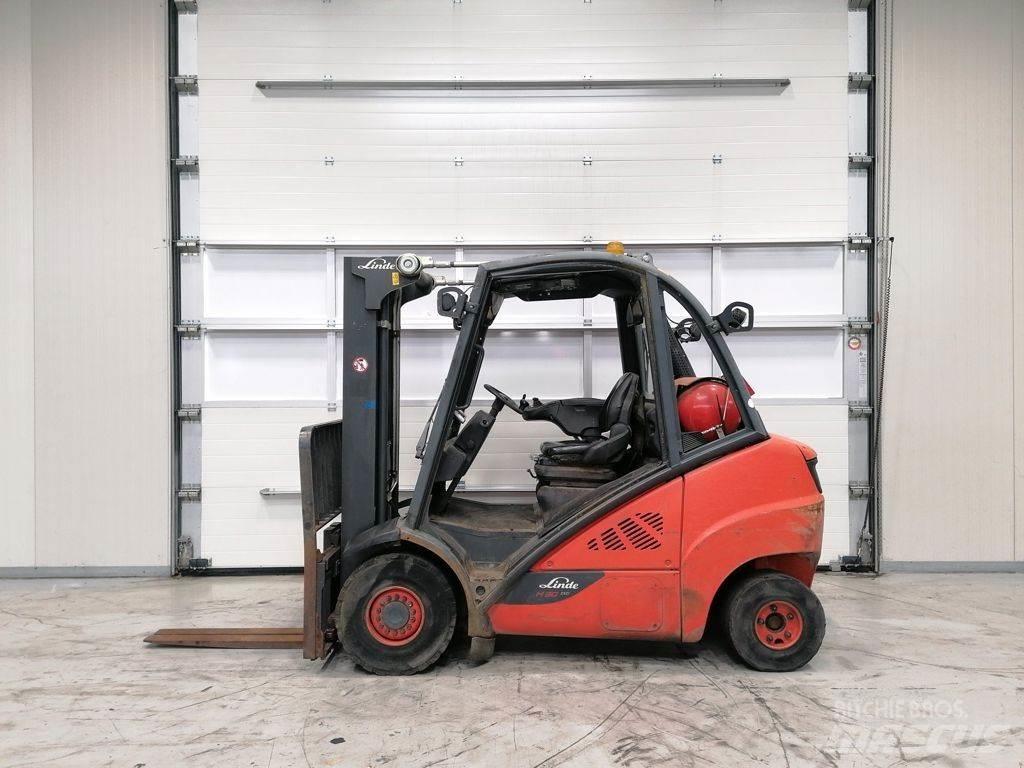 Linde H30T-02 Gasolmotviktstruckar
