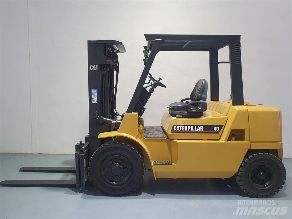 CAT DP40K MC Dieselmotviktstruckar