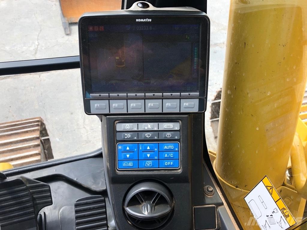 Komatsu PC210LC-11 Bandgrävare