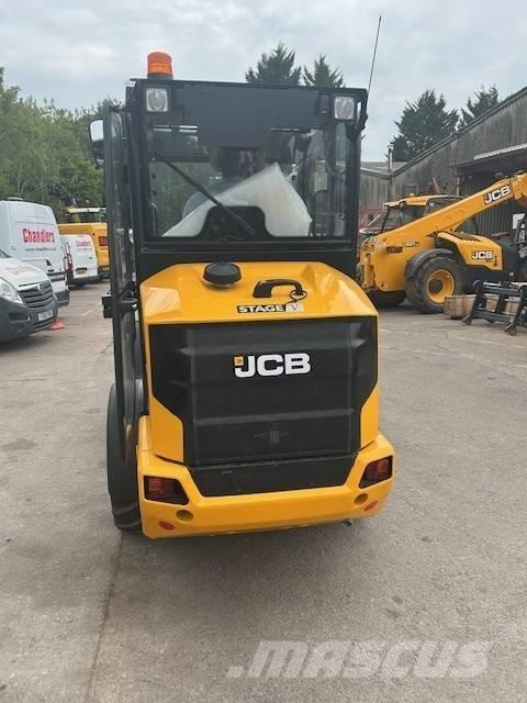JCB 403 PLUS Redskapsbärare för lantbruk