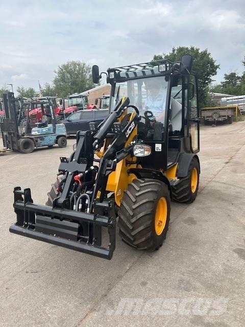 JCB 403 PLUS Redskapsbärare för lantbruk