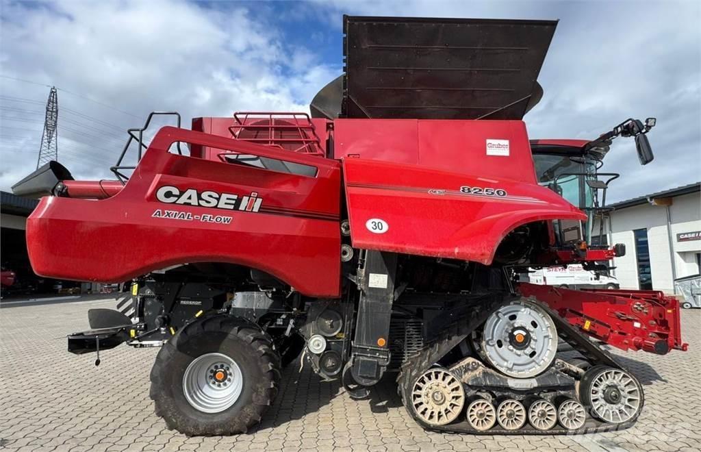 Case IH AF 8250 Skördetröskor