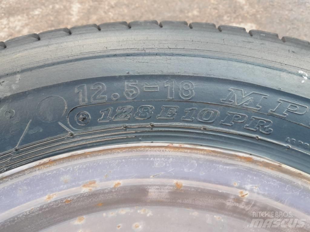 Dunlop 12,5-18 Hjul Däck, hjul och fälgar