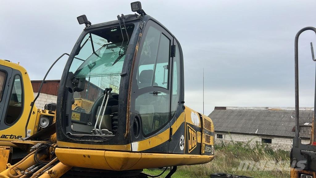 JCB 220 Hytter och interiör