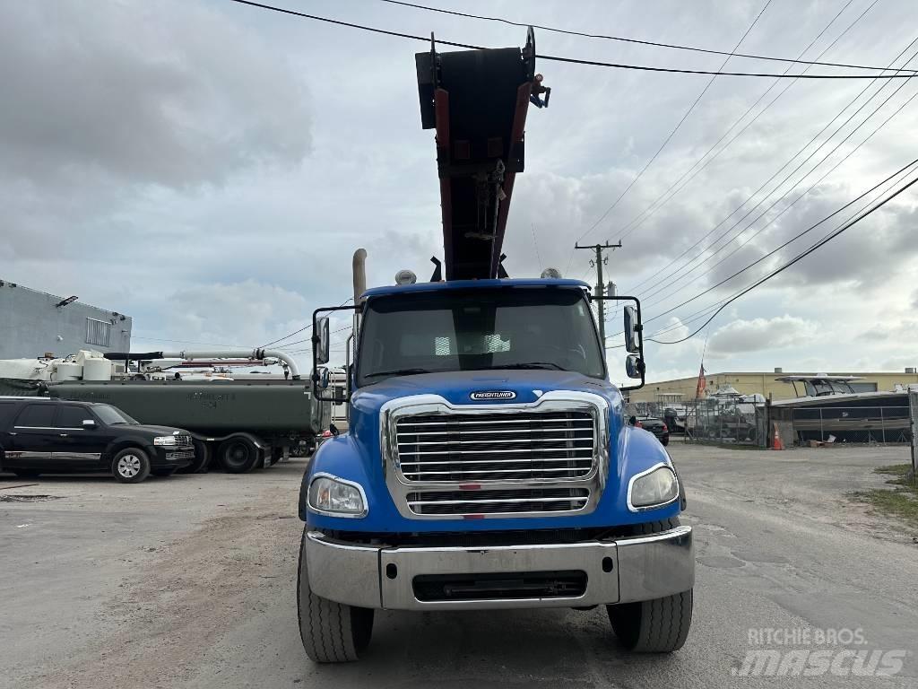 Freightliner M2 Flakbilar