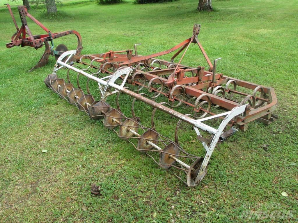 Massey Ferguson 590 Traktorer