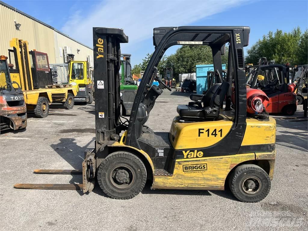 Yale GLP25VX Gasolmotviktstruckar