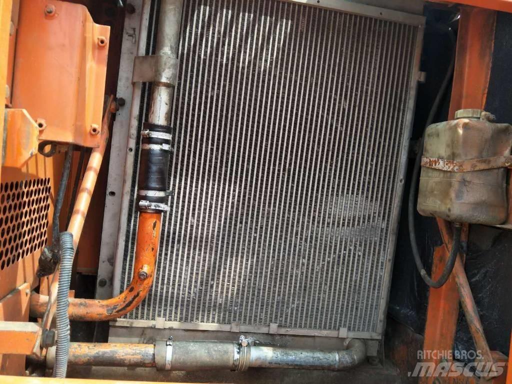 Doosan DX 225 LC Bandgrävare